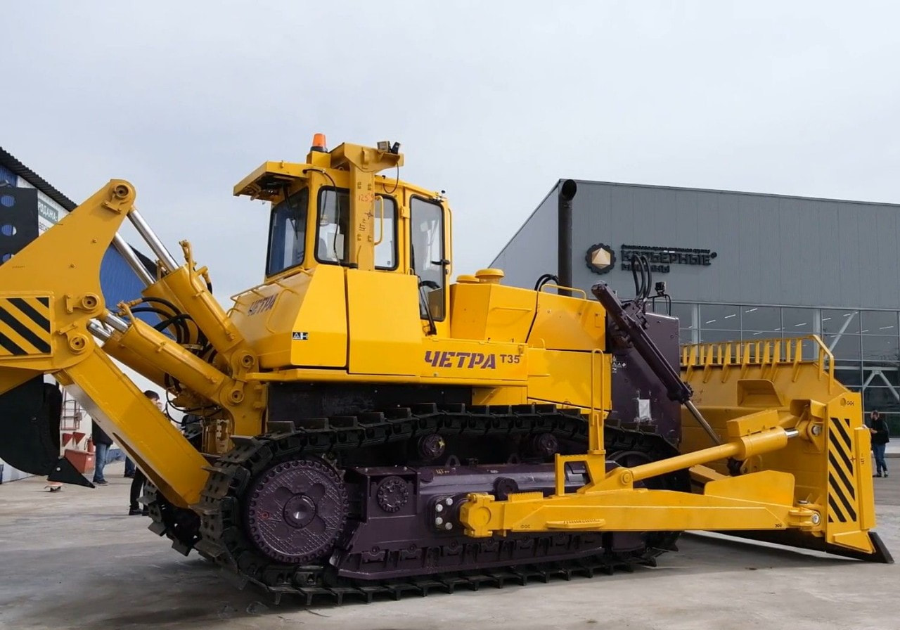 Презентация ЧЕТРА Т35 в официальном дилерском центре в г. Иркутске